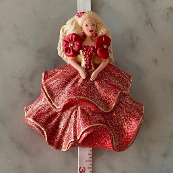 HALLMARK 1995 Barbie Christmas Princess Red Pin Brooch Original Card - Picture 12 of 13
